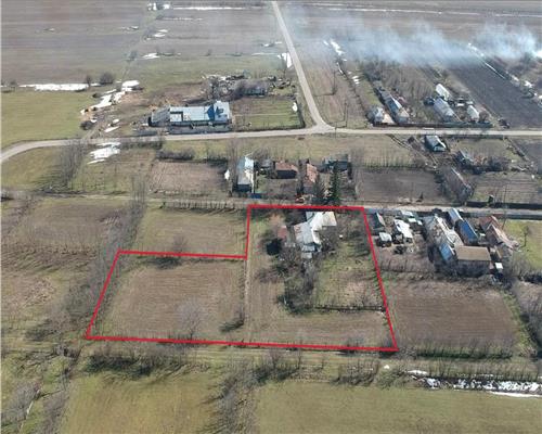 CASA CARAMIDA 5 CAMERE SI 5588MP INTRAVILAN , DESCHIDERE LA 2 STRAZI