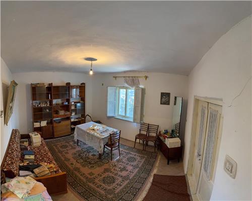 CASA CARAMIDA 5 CAMERE SI 5588MP INTRAVILAN , DESCHIDERE LA 2 STRAZI