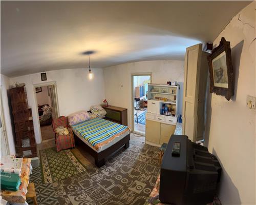 CASA CARAMIDA 5 CAMERE SI 5588MP INTRAVILAN , DESCHIDERE LA 2 STRAZI