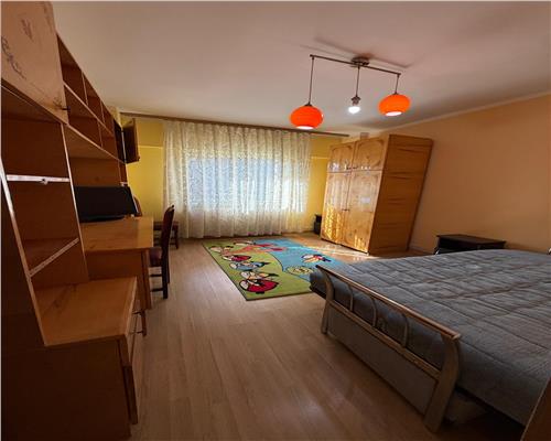 APARTAMENT 3 CAMERE, ETAJ 1, ZONA FINANTE