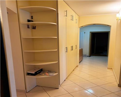 APARTAMENT DE VANZARE 4 CAMERE SUD 85MP