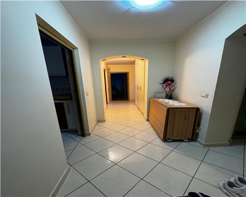 APARTAMENT DE VANZARE 4 CAMERE SUD 85MP