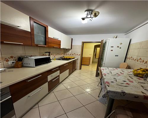 APARTAMENT DE VANZARE 4 CAMERE SUD 85MP