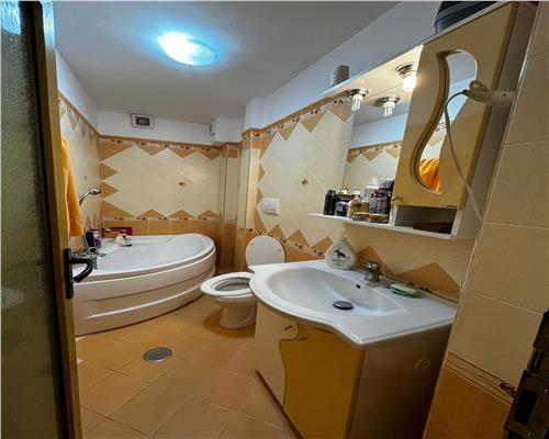 APARTAMENT DE VANZARE 4 CAMERE SUD 85MP