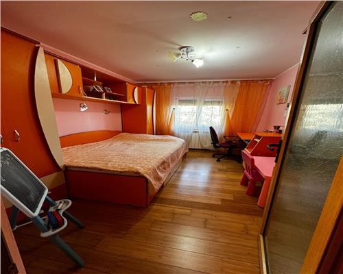 APARTAMENT DE VANZARE 4 CAMERE SUD 85MP